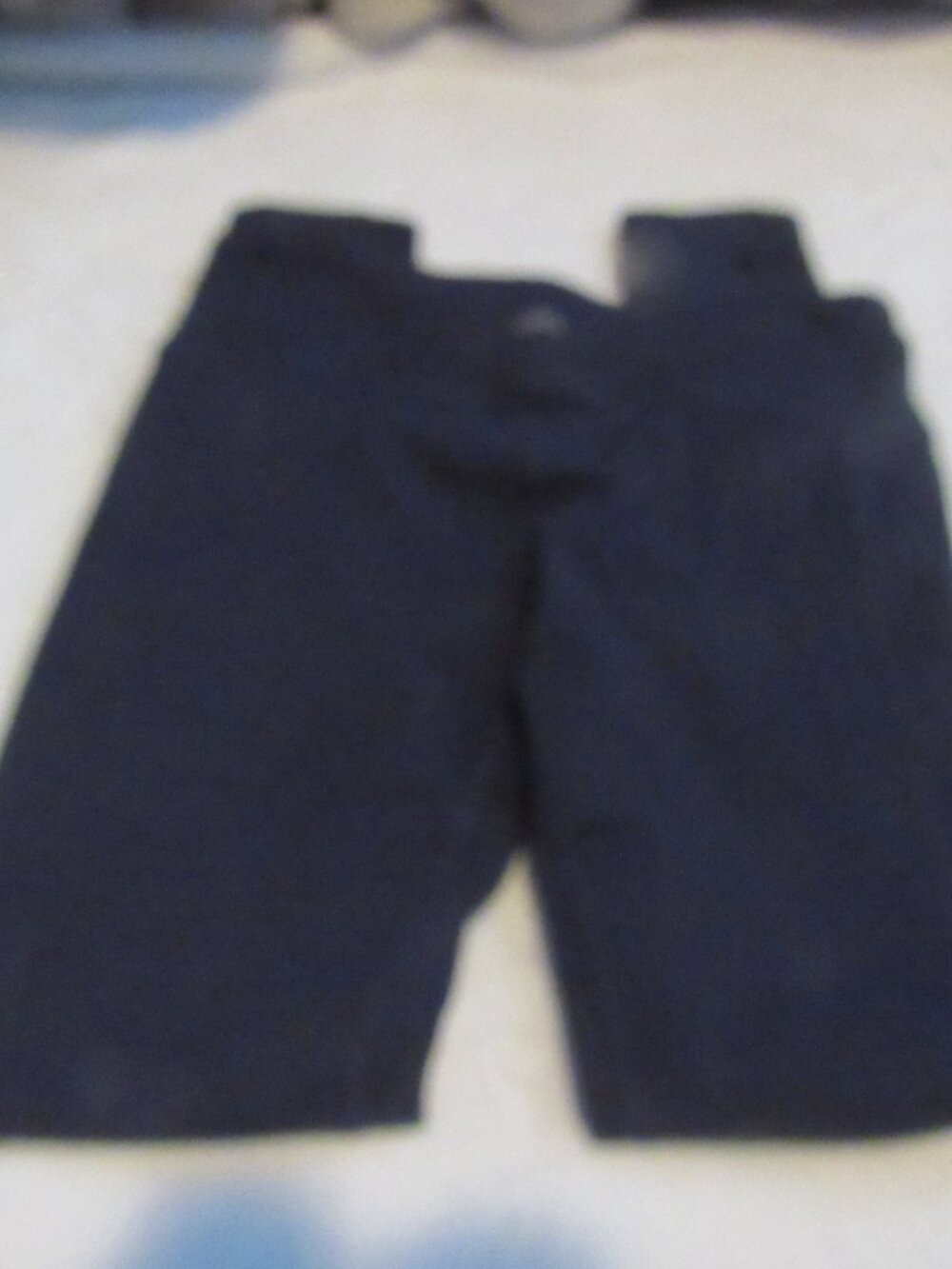 ALO Yoga Navy Leggings with Pleated Side Detail - Picture 12 of 16